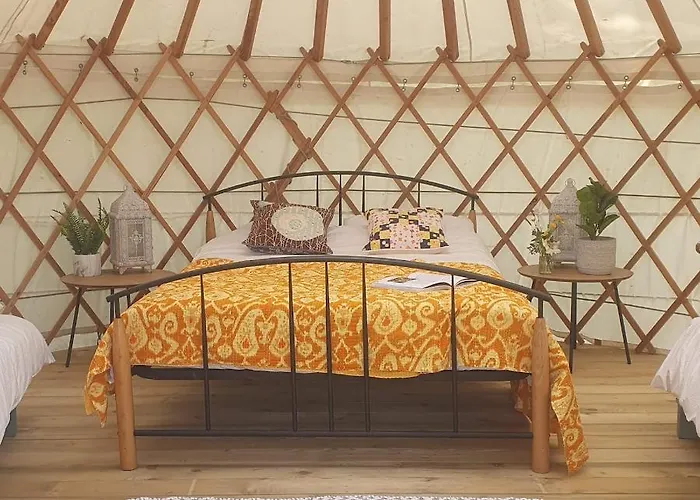 אוהל מפואר The Walled Garden Yurt *